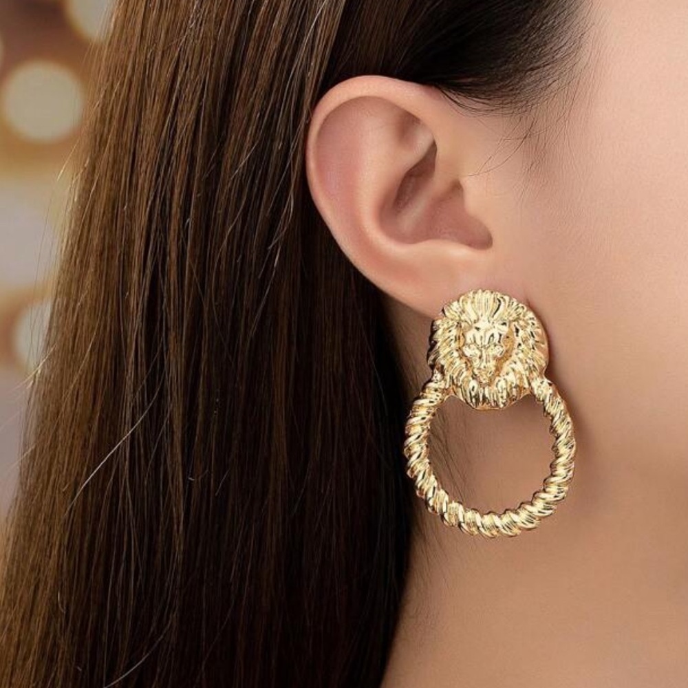 Vintage Style Geometric Lion Head Circular Stud Statement Earrings - Picture 2 of 6